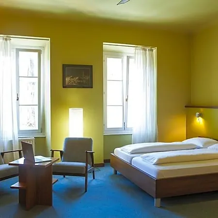 Macek Hotell 3*